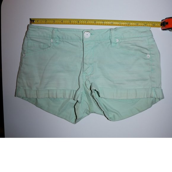 BCBGeneration Pants - BCBG BCBGeneration Shortie Shorts - Waist 29x1.5 Inseam - Length 9 - Rise 8